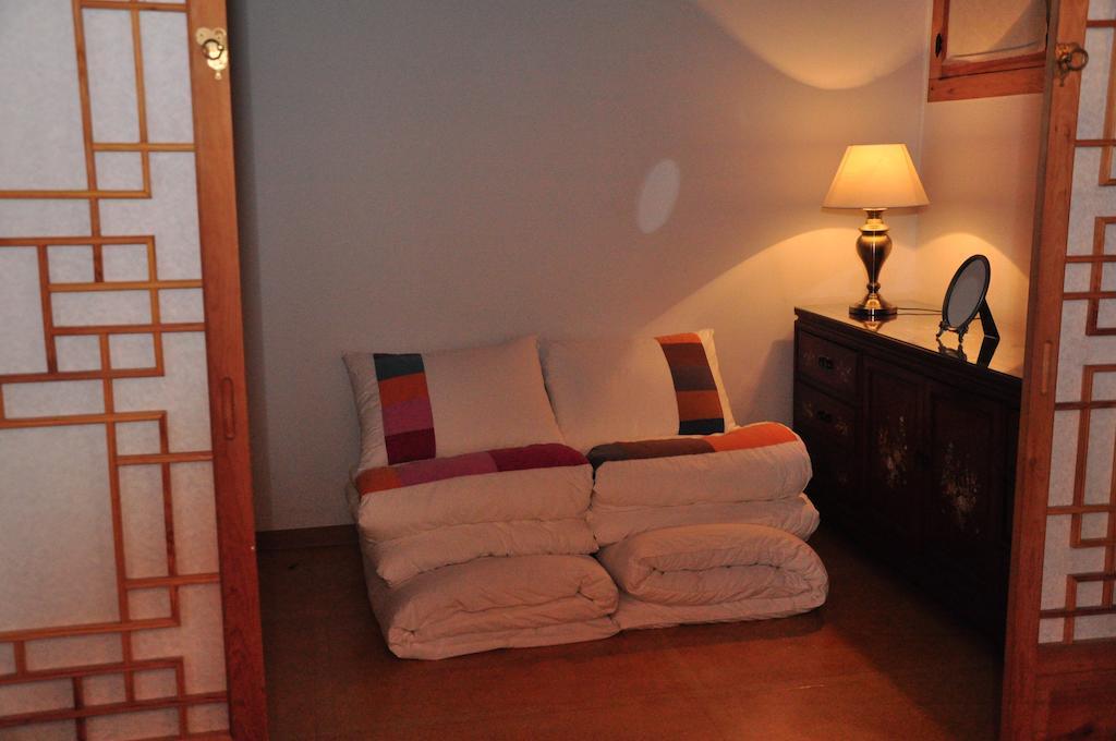 Hueahn Hanok Guesthouse Σεούλ Δωμάτιο φωτογραφία